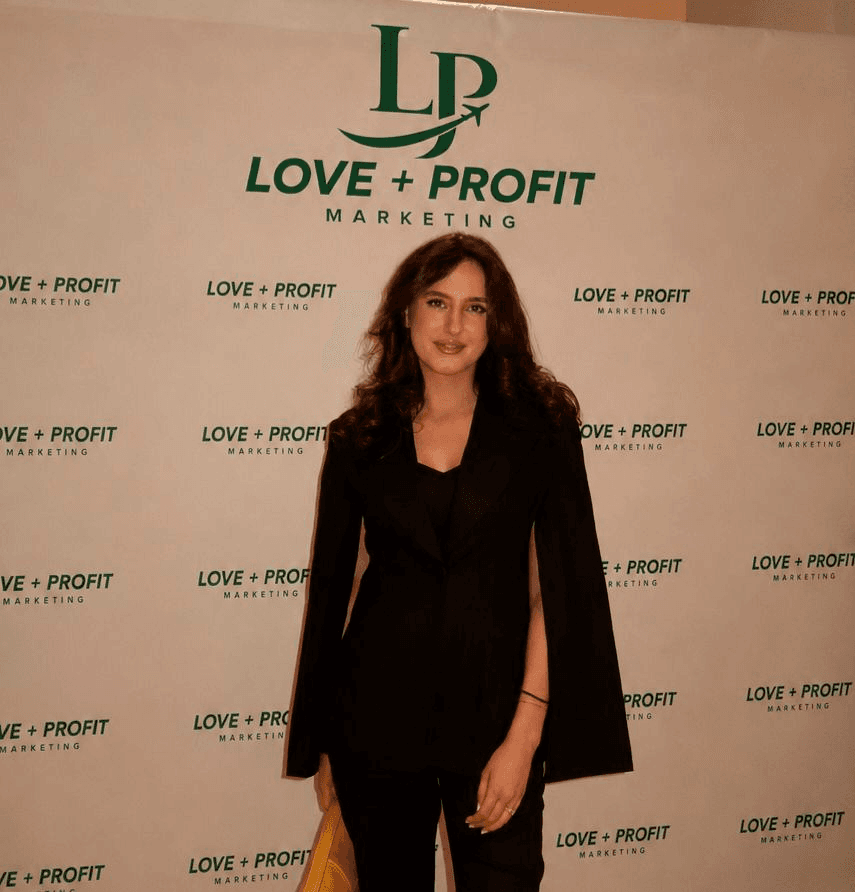 Simona — Fondator LOVE + PROFIT Marketing